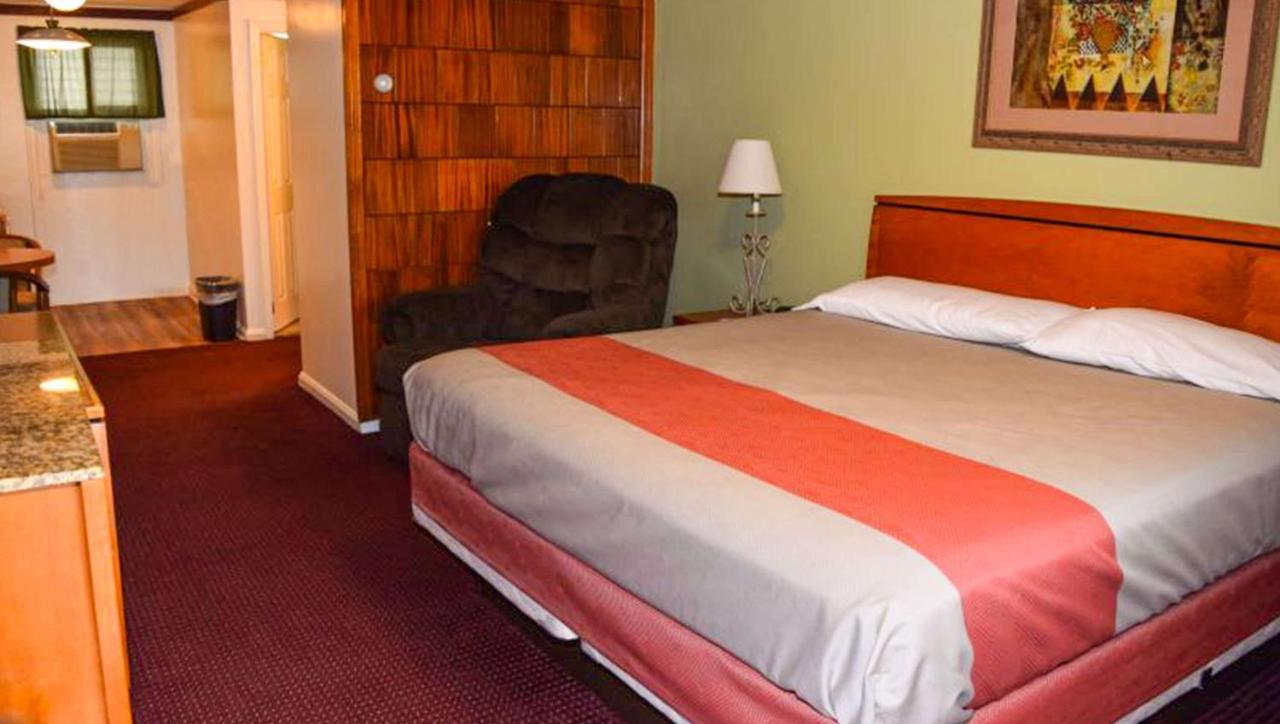 Relax Inn Bloomsburg Bagian luar foto