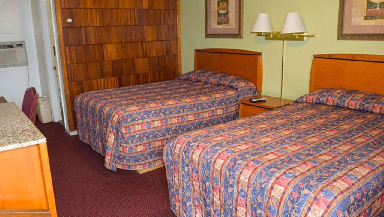 Relax Inn Bloomsburg Bagian luar foto