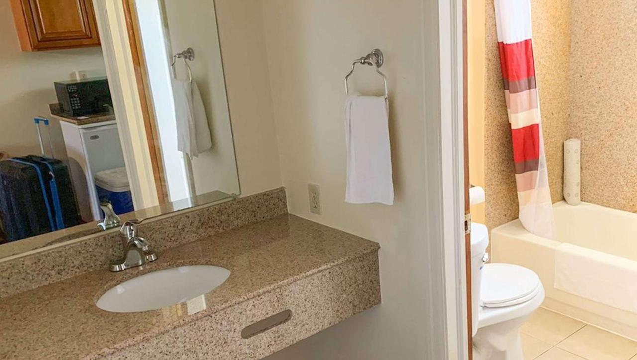 Relax Inn Bloomsburg Bagian luar foto
