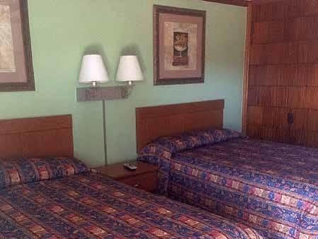 Relax Inn Bloomsburg Bagian luar foto